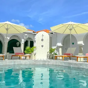 Resort Mount Cinnamon & Club